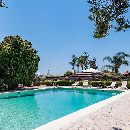 Villa Maria Luisa *
