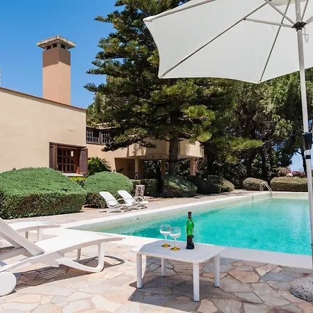 Villa Maria Luisa *